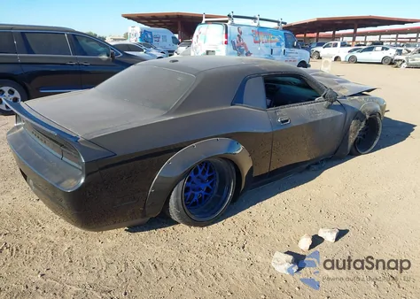 2009 Dodge Challenger Srt8 z USA, uszkodzony, nr VIN 2B3LJ74W59H588280